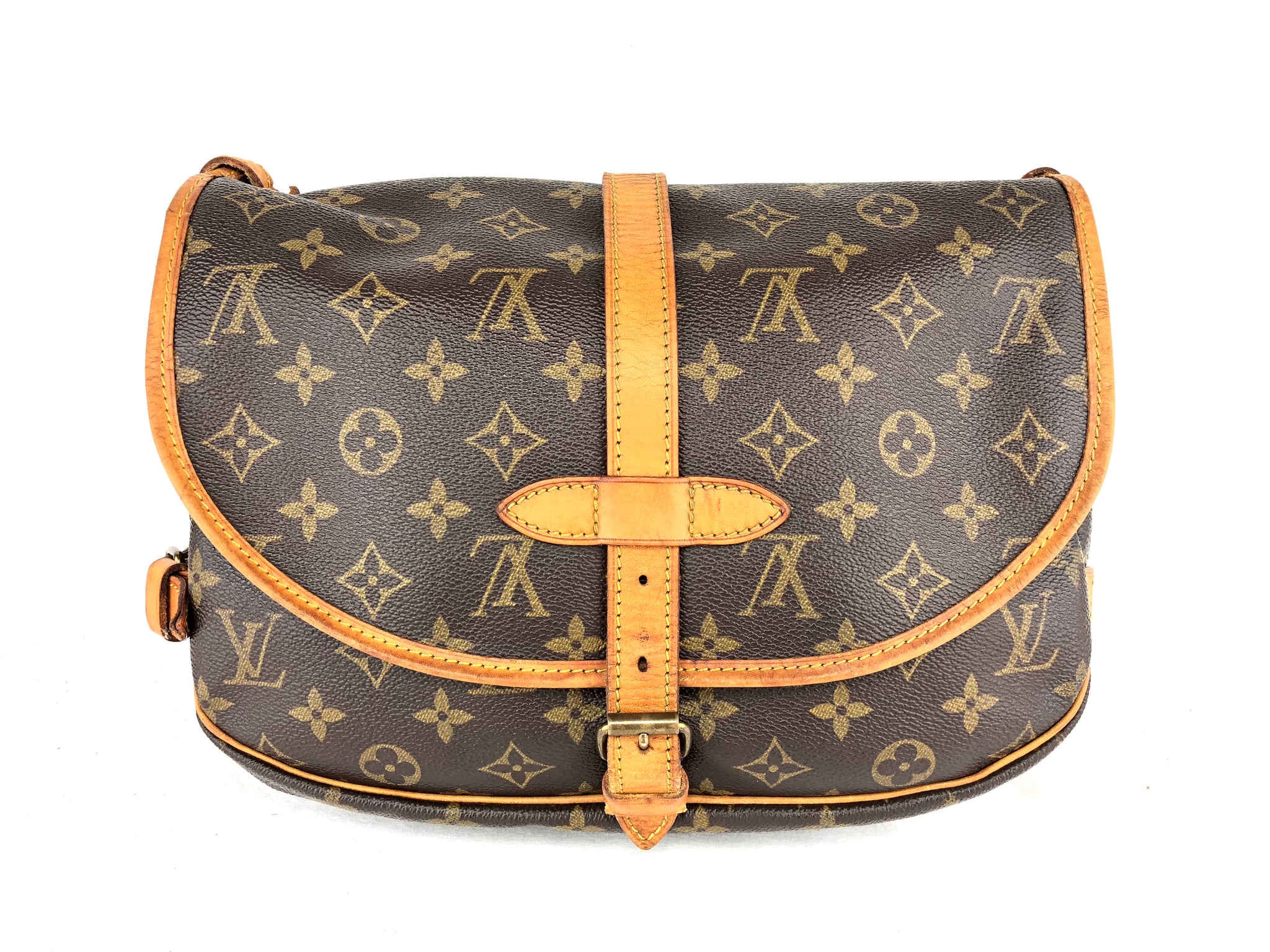 LOUIS VUITTON Mono Saumur 30 Crossbody Bag (AR9002) – Pretty Things Hoarder