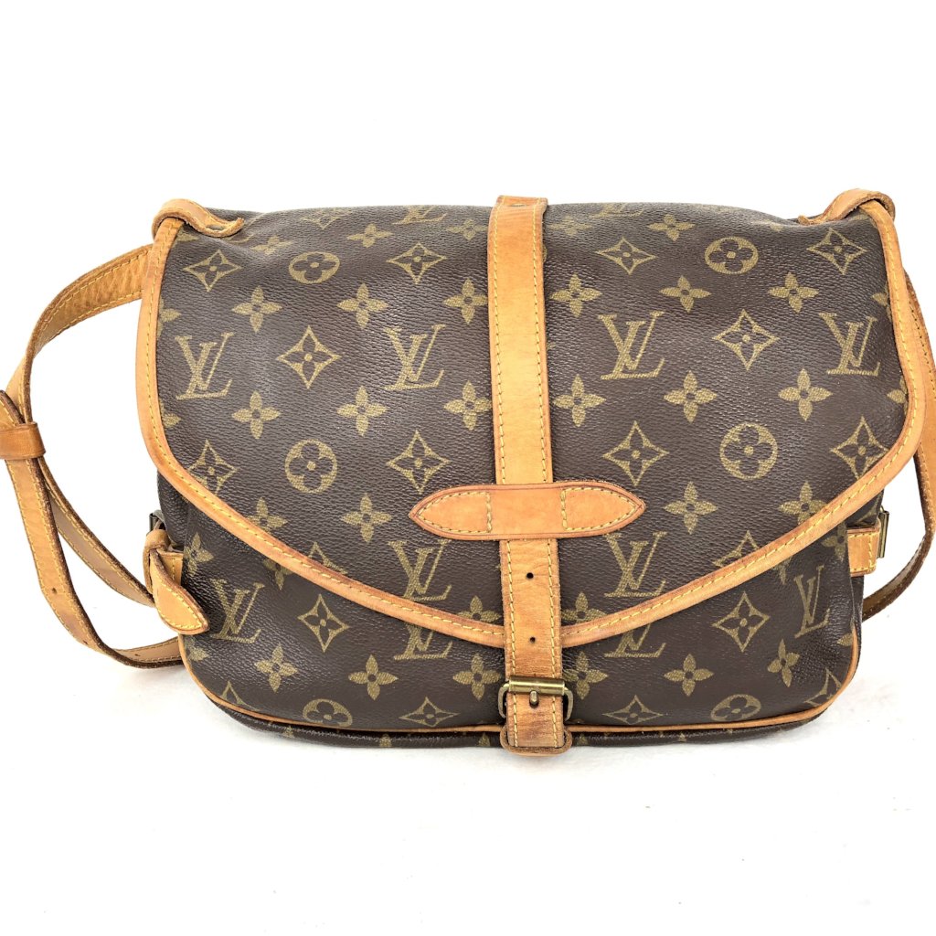 LOUIS VUITTON Mono Saumur 30 Crossbody Bag (AR0950) – Pretty Things Hoarder