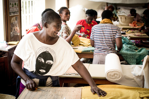 photos-of-women-working-and-smiling-in-kenya-amani