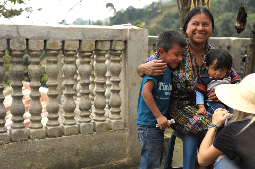 Hiptipico ethical travel blog, guatemalan culture blog, maya culture, women in guatemala, female artisans guatemala, motherhood in guatemala, women and children in central america, maya artisans 