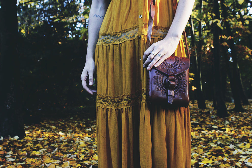 Hiptipico Tooled Leather Bag, Folk Photoshoot, Fall Photoshoot, Free People Look Book, Hiptipico Look Book, Ethical Fashion, Alyssaya, Embossed Leather, Festival Bag