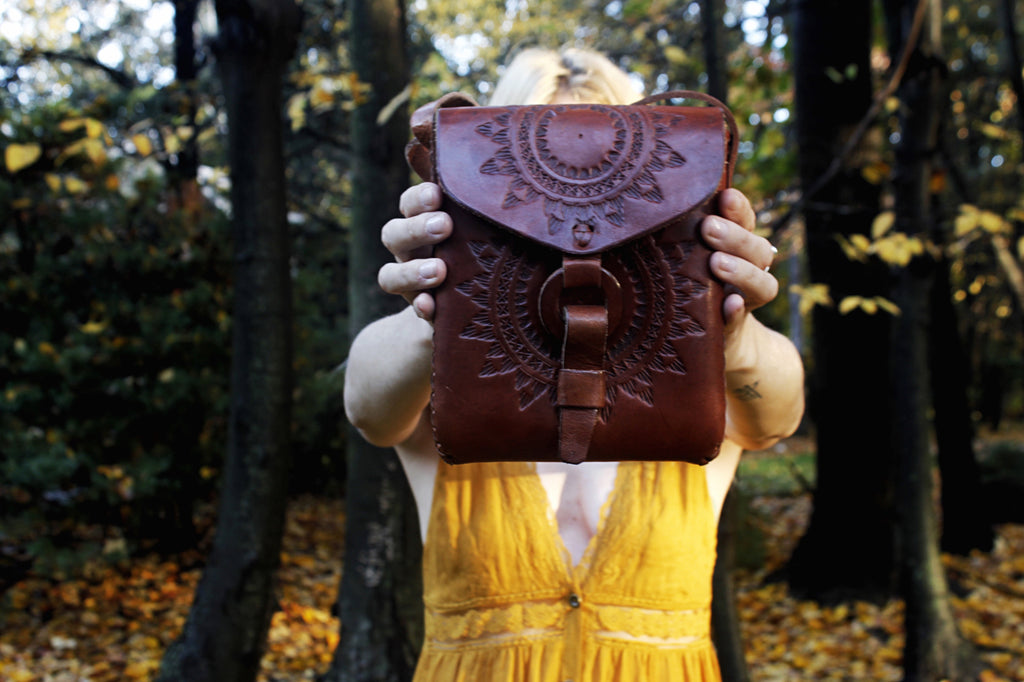 Hiptipico Tooled Leather Bag, Folk Photoshoot, Fall Photoshoot, Free People Look Book, Hiptipico Look Book, Ethical Fashion, Alyssaya, Embossed Leather, Festival Bag