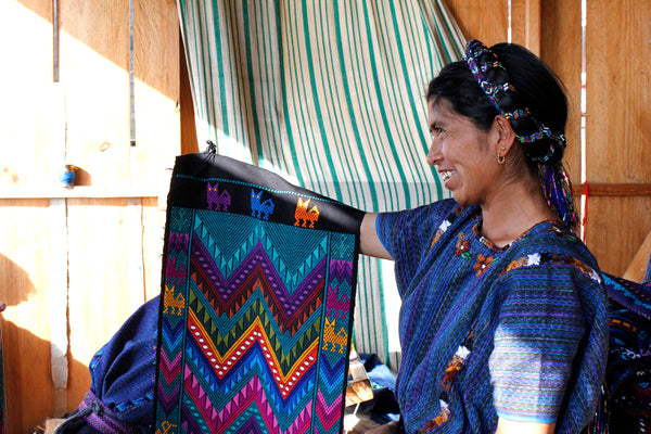 Hiptipico blog, lifestyle blog, travel blog, Mayan Artisan Guatemala, traje tipico, traditional mayan dress, indigenous woman