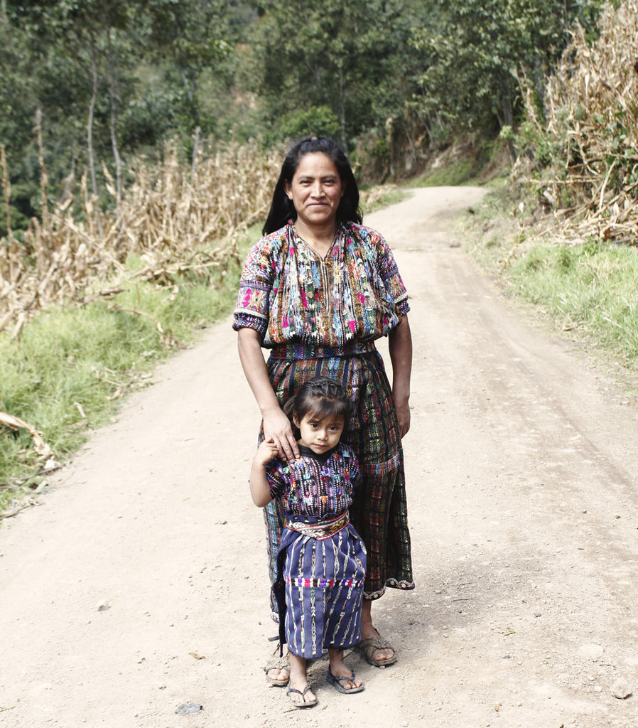 Hiptipico ethical travel blog, guatemalan culture blog, maya culture, women in guatemala, female artisans guatemala, motherhood in guatemala, women and children in central america, maya artisans 