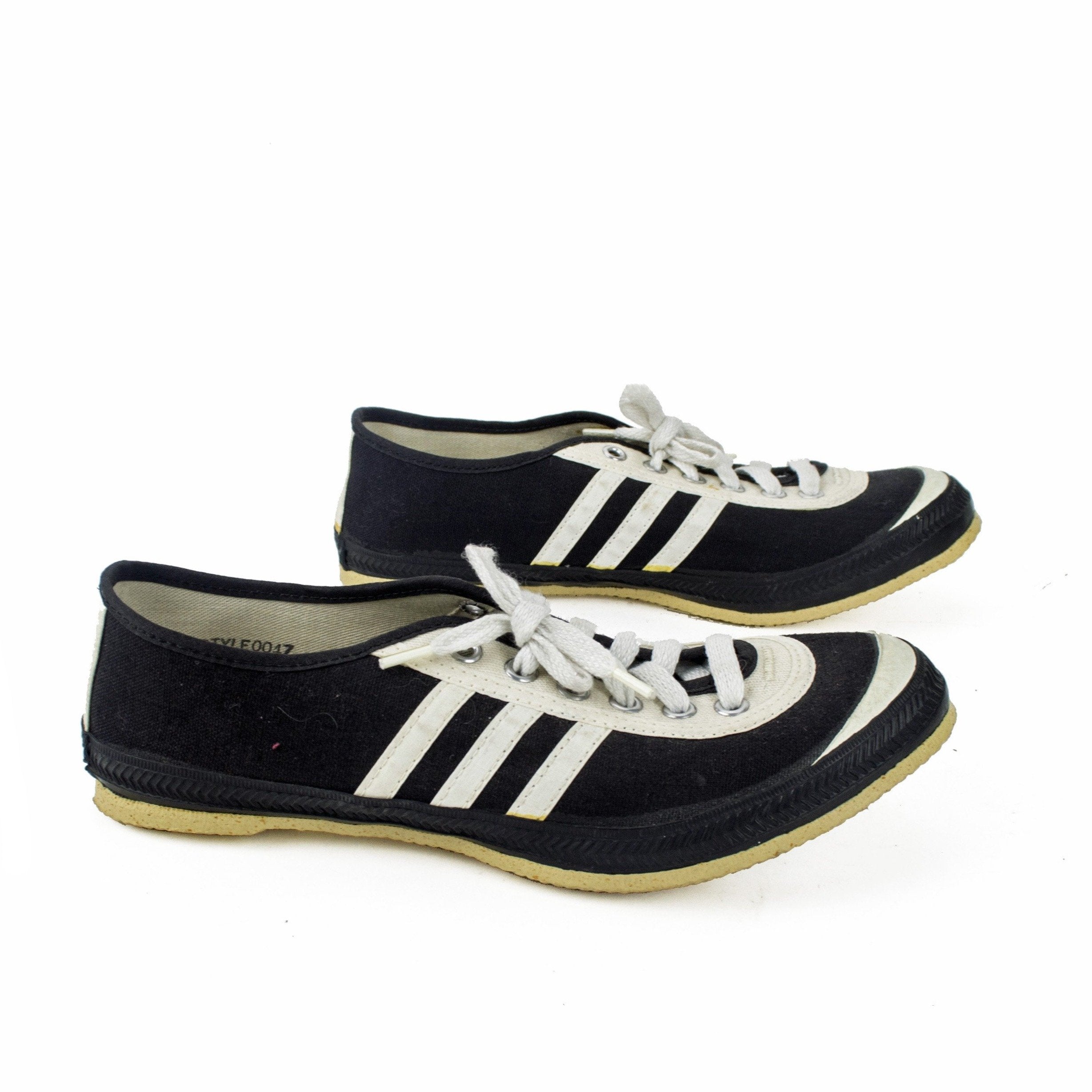via-vtg-vox-pop-rare-vintage-nos-1960s-flash-dash-turned-toe-track-shoes-sneakers-14718490476630.jpg