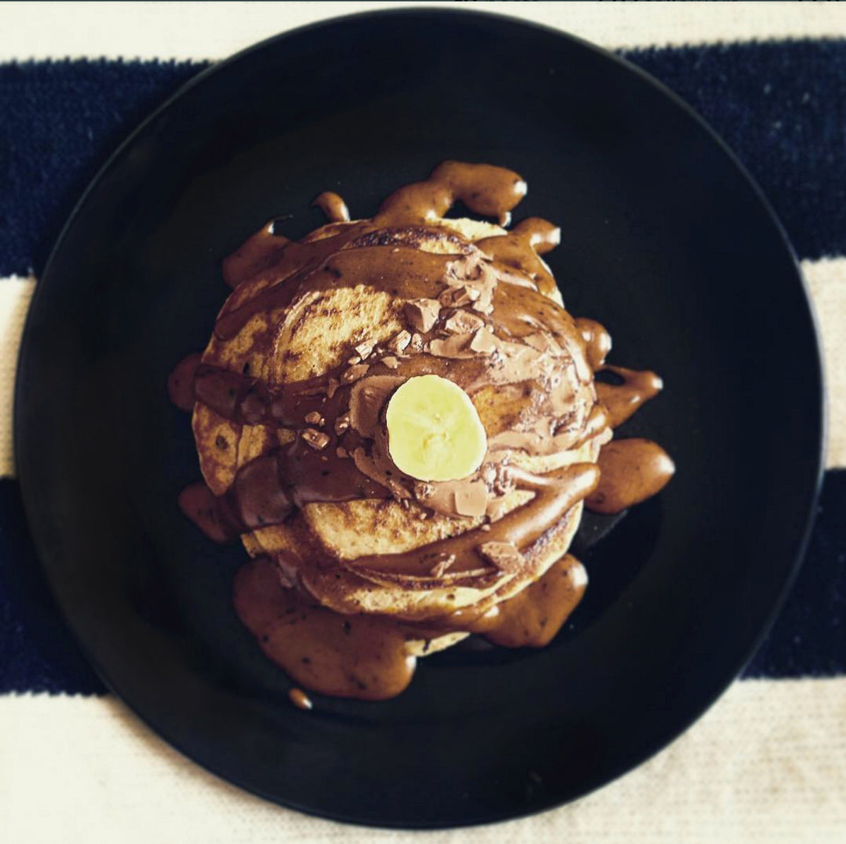 Pancakes with peanut butter chaga sauce