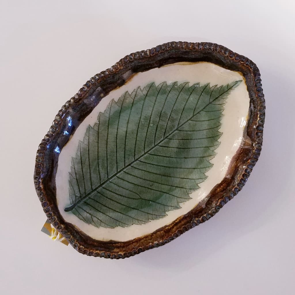 pottery leaf dish