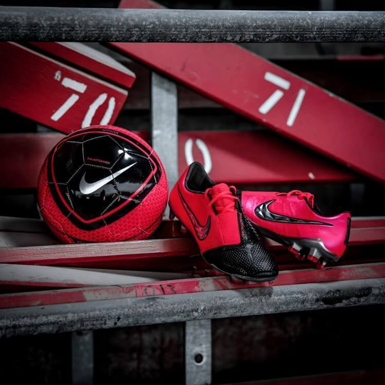 Nike Phantom Venom Academy IC Hallenschuhe schwarz rot .