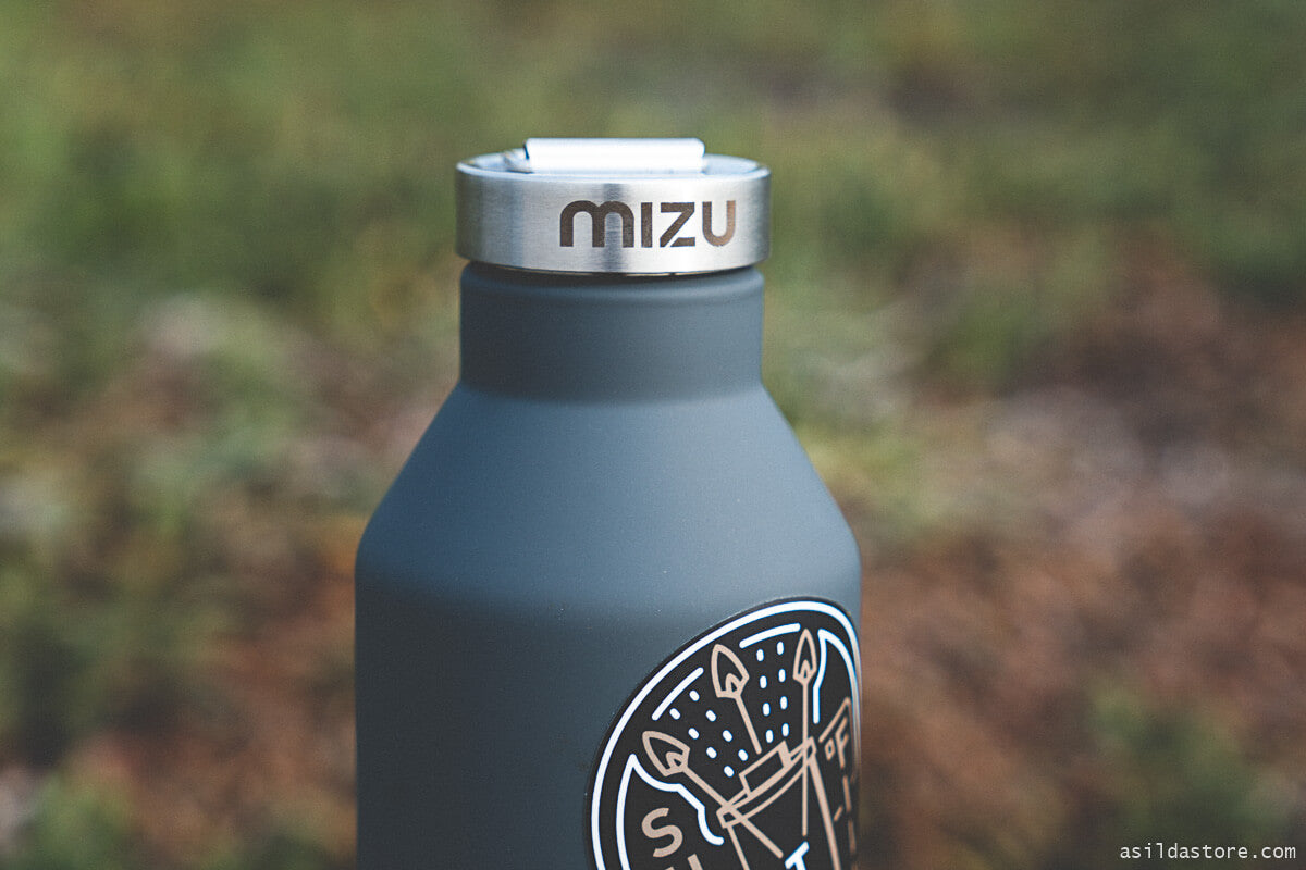 Mizu insulated bottle