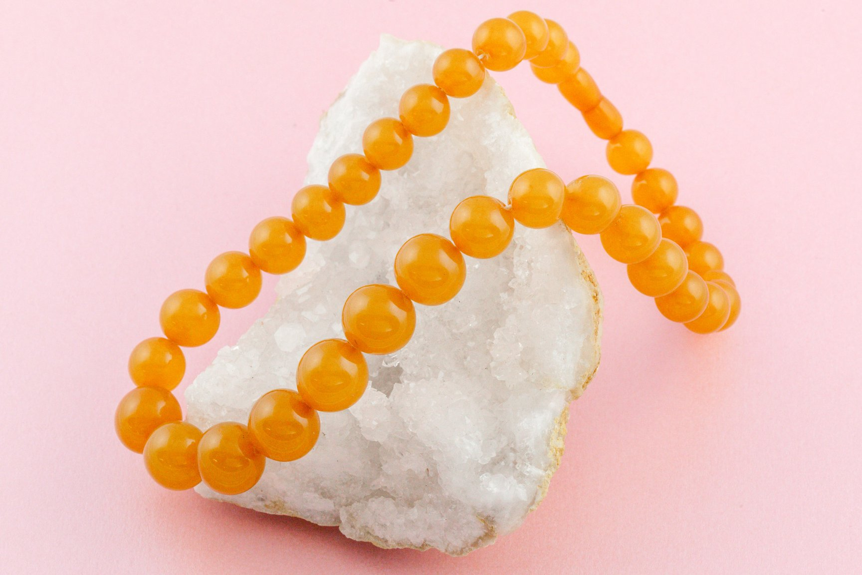An Art Deco amber necklace 
