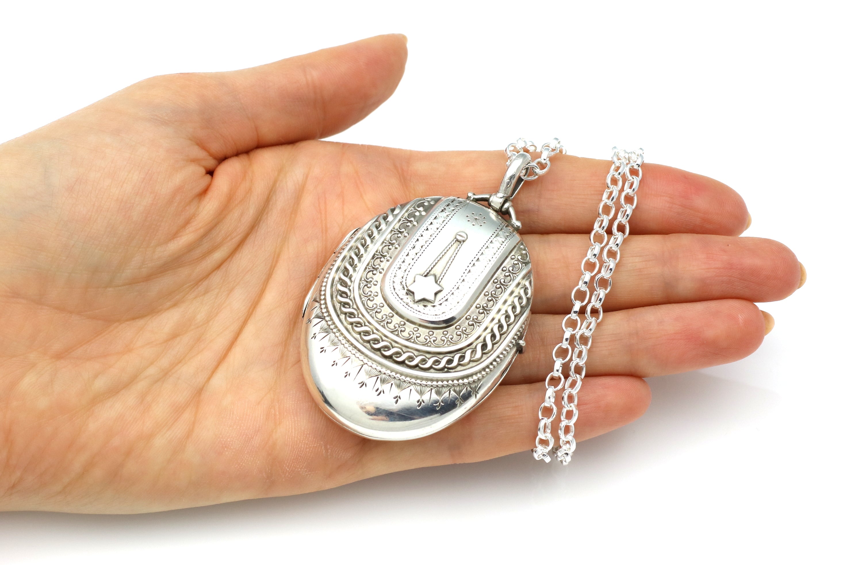 Victorian Silver Locket with 18" Heavy Belcher Chain c.1883 – Lillicoco