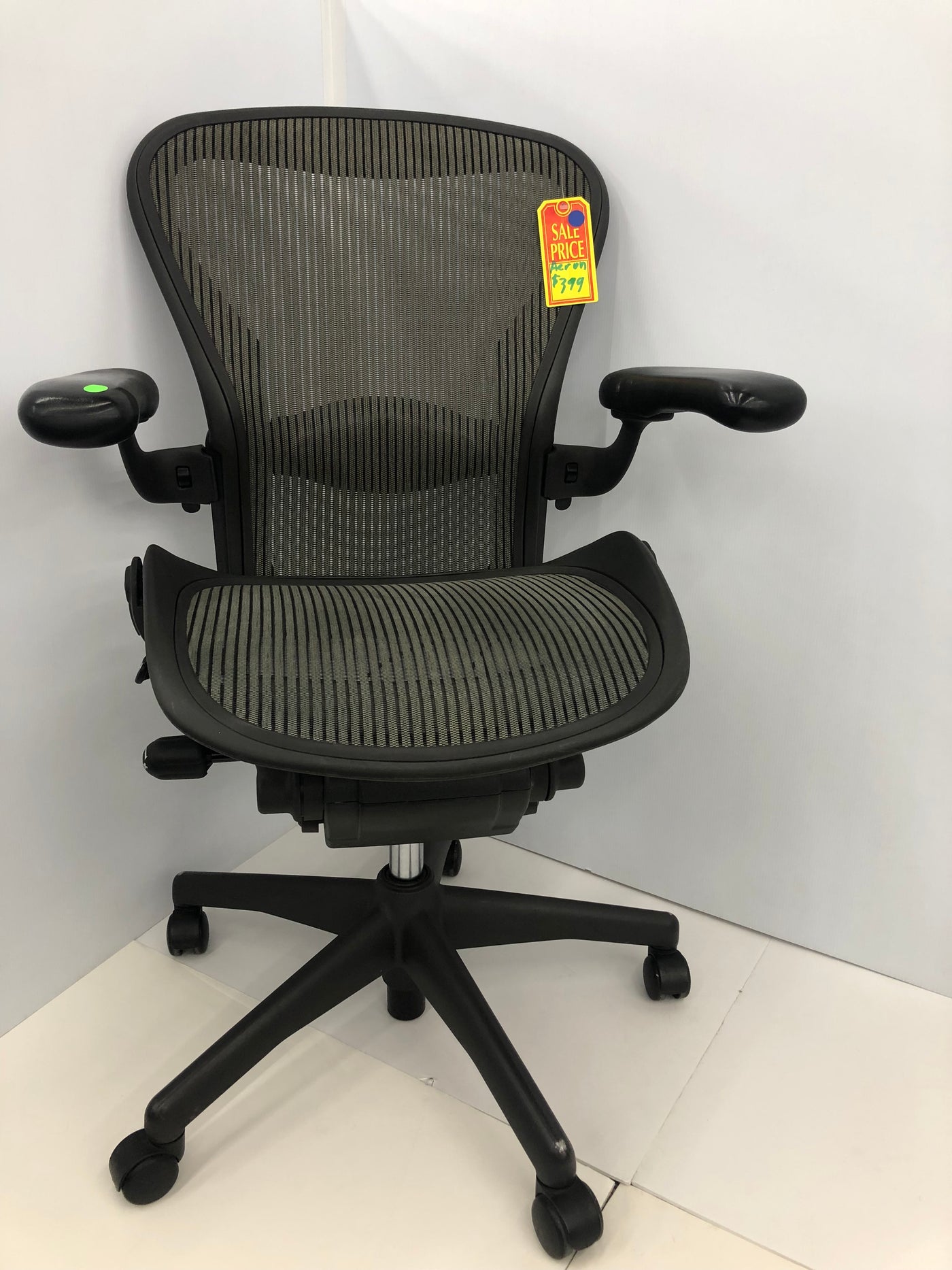 Herman Miller Aeron Swivel Chair Size B Pale Green Mesh Value