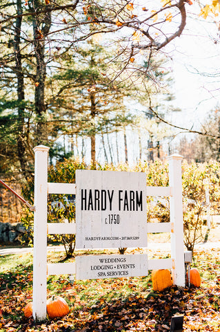 Hardy Farm sign