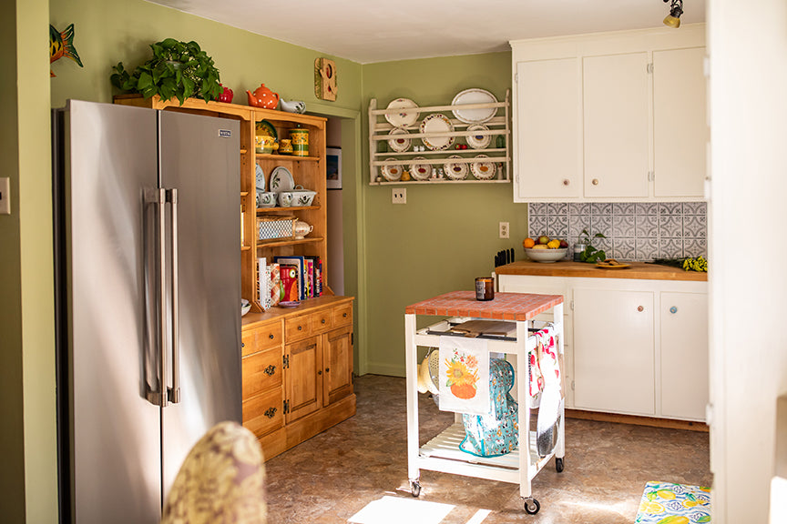 plate rack and fridge