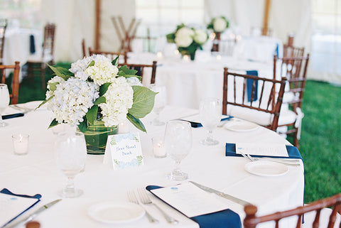 beautiful wedding table with hydrangeas