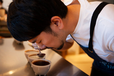 【カッピングの手順】４段階からコーヒーを評価する
