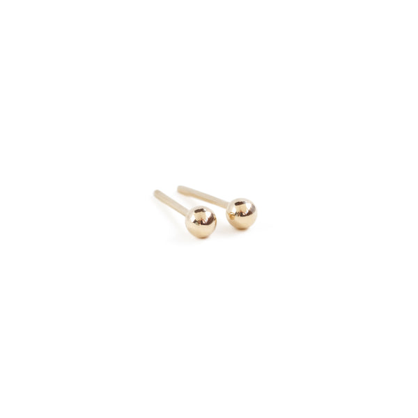 The Solo Stud Earrings in Yellow Gold