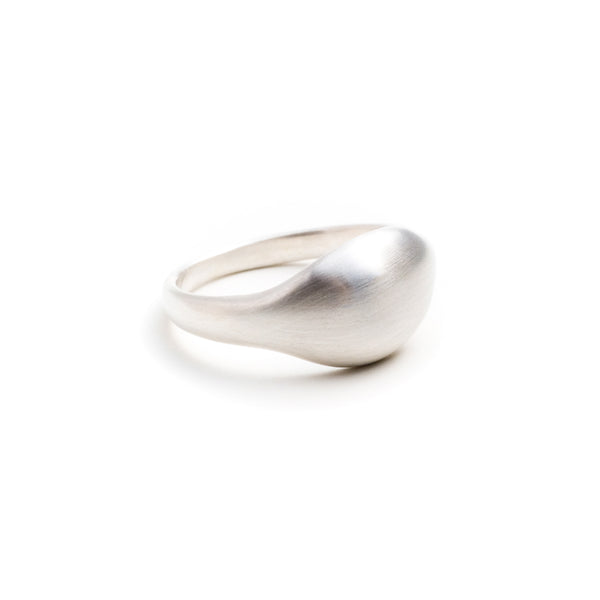 The Baroque Signet Ring in Silver