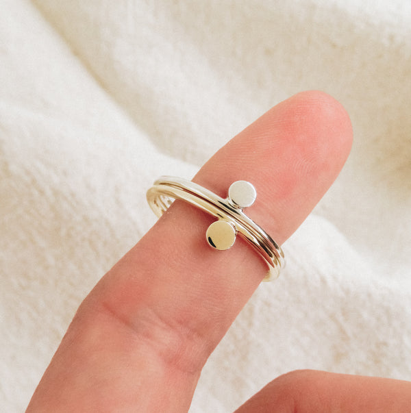 The Dot Ring in White Gold