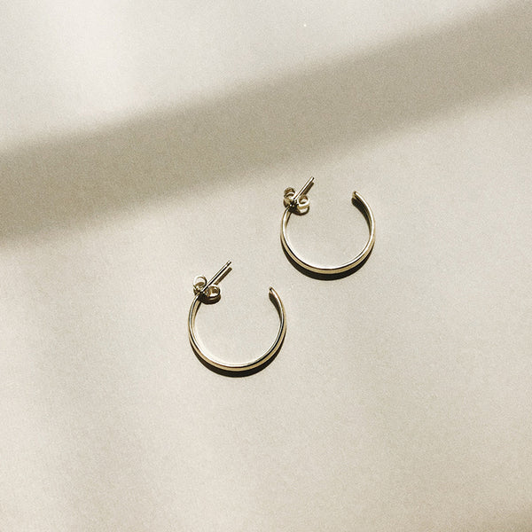 Medium Hoop Earrings in White Gold