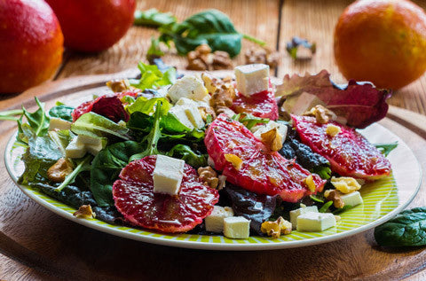 Salat med økologiske valnødder