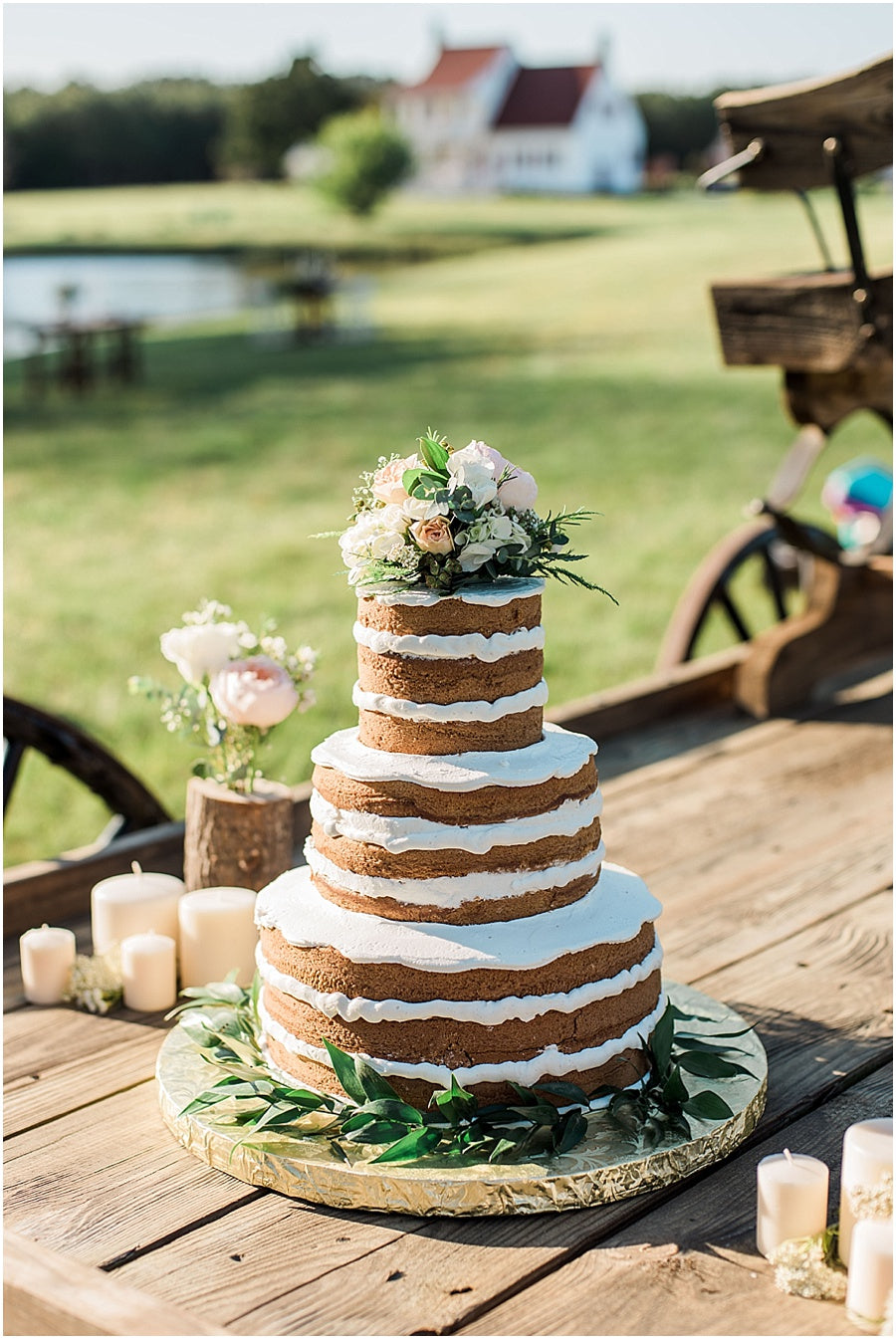 leah adkins photography // little miss lovely floral design // miss patti cake naked cake with flowers