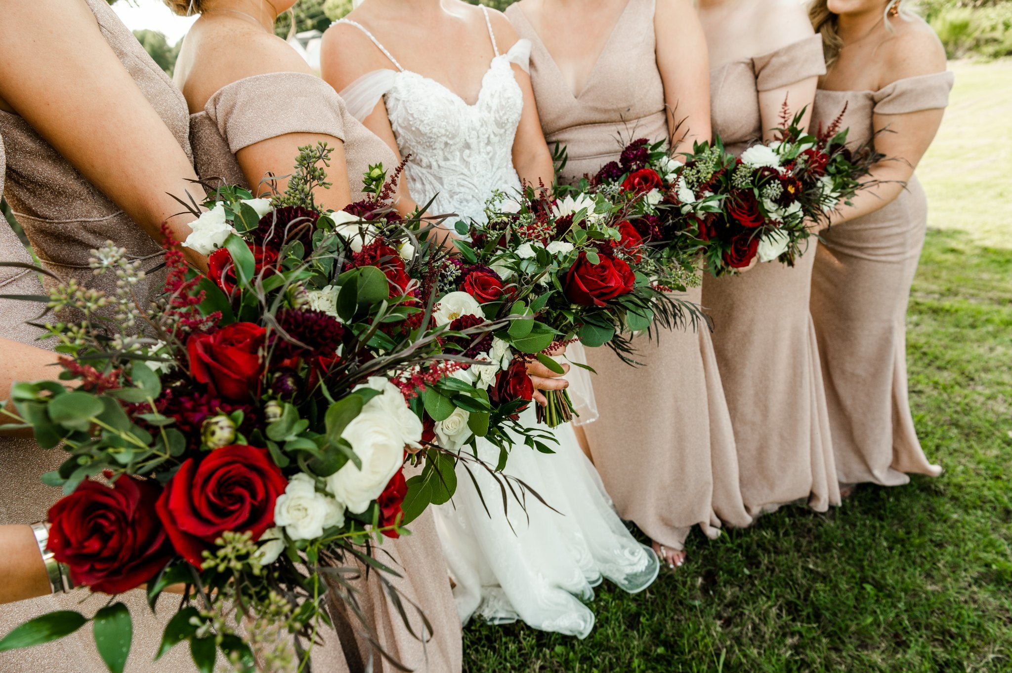 little miss lovely floral design // vessey orchard wedding westover crisfield md