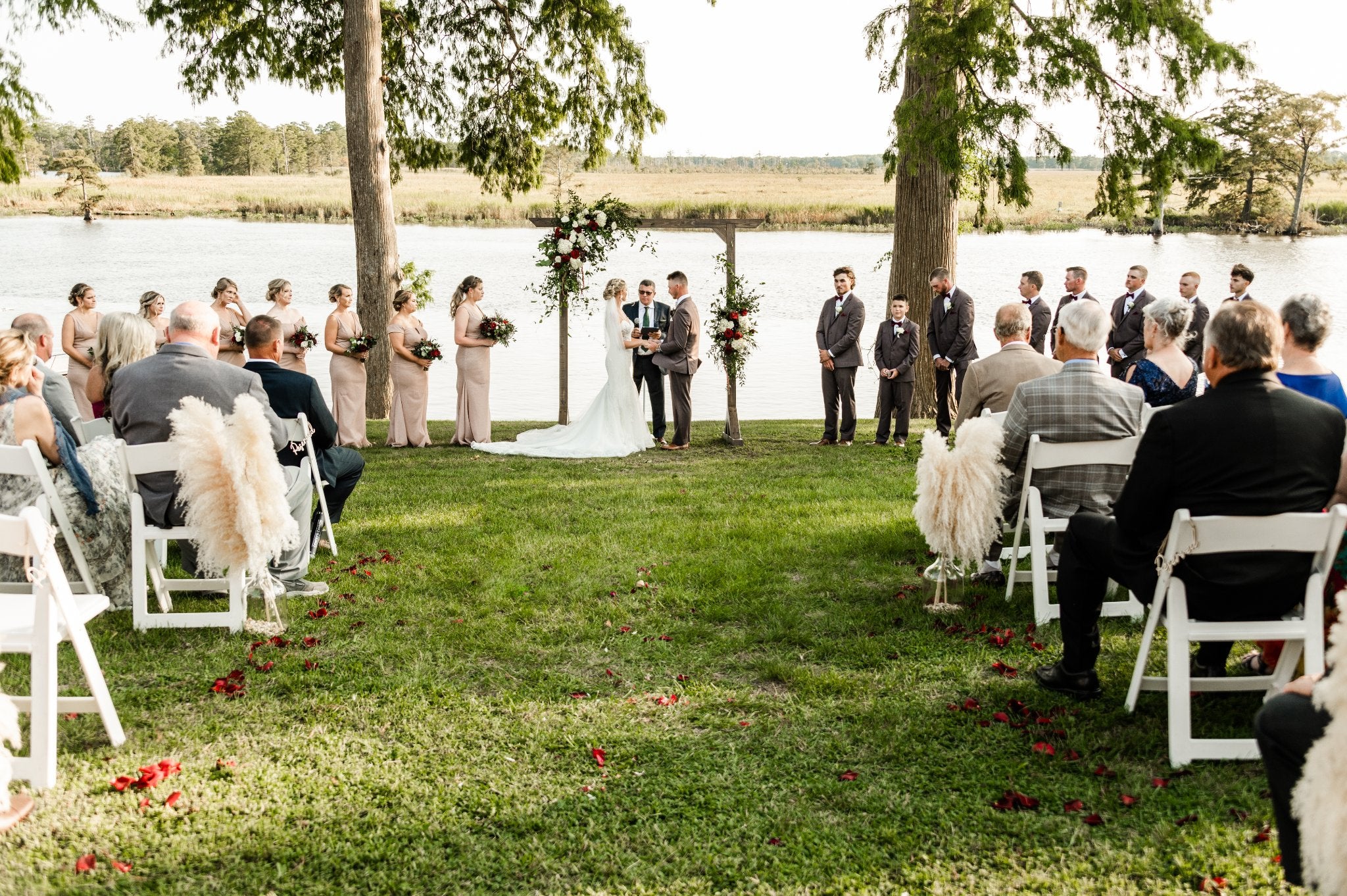 little miss lovely floral design // vessey orchard wedding westover crisfield md