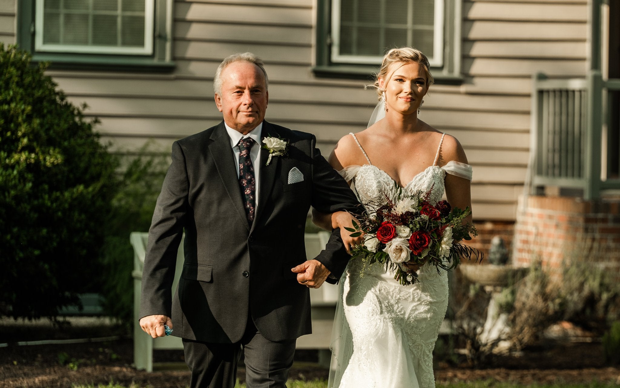 little miss lovely floral design // vessey orchard wedding westover crisfield md