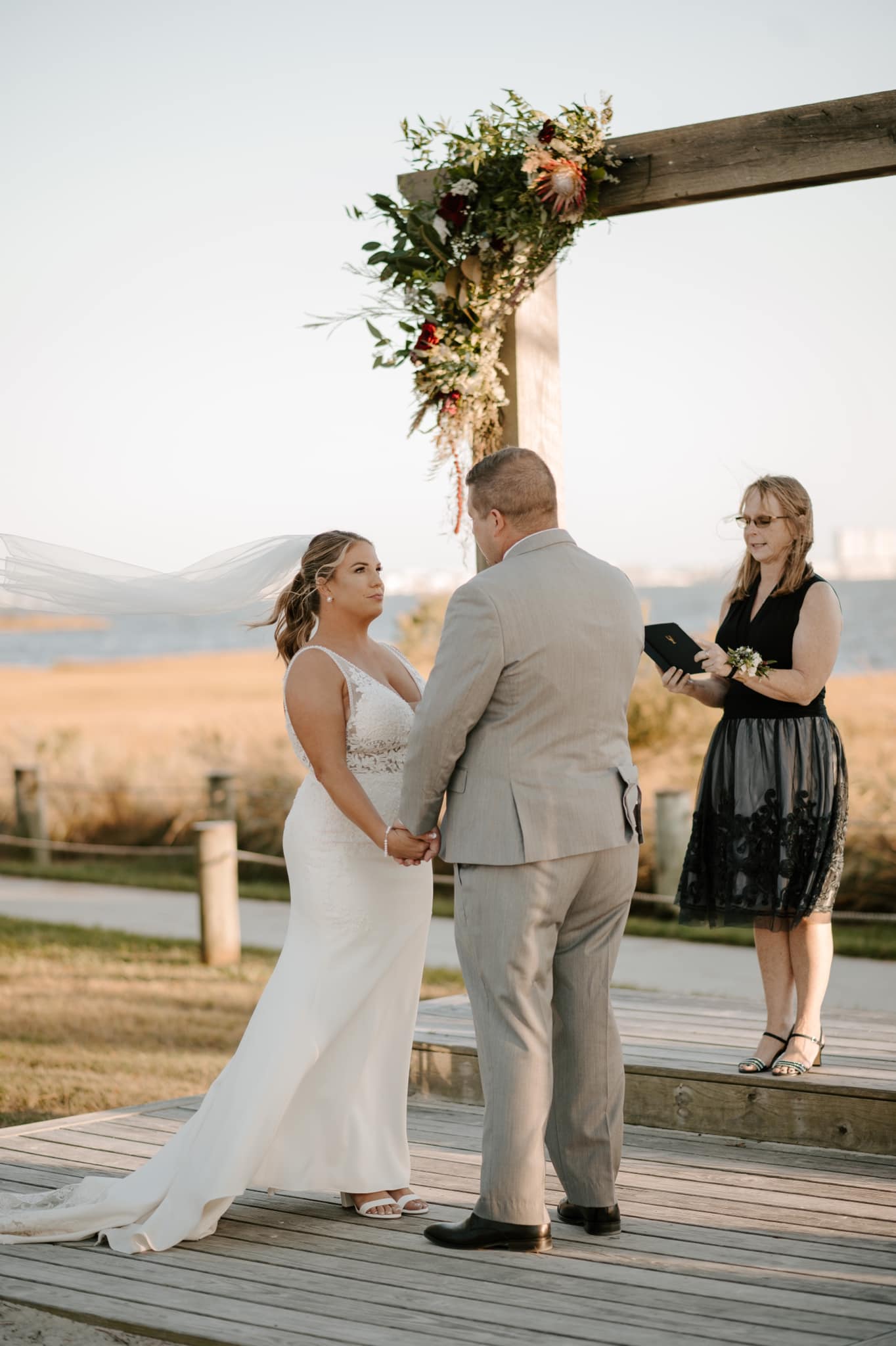 little miss lovely floral design // signatures at bayside selbyville fenwick island de wedding florist