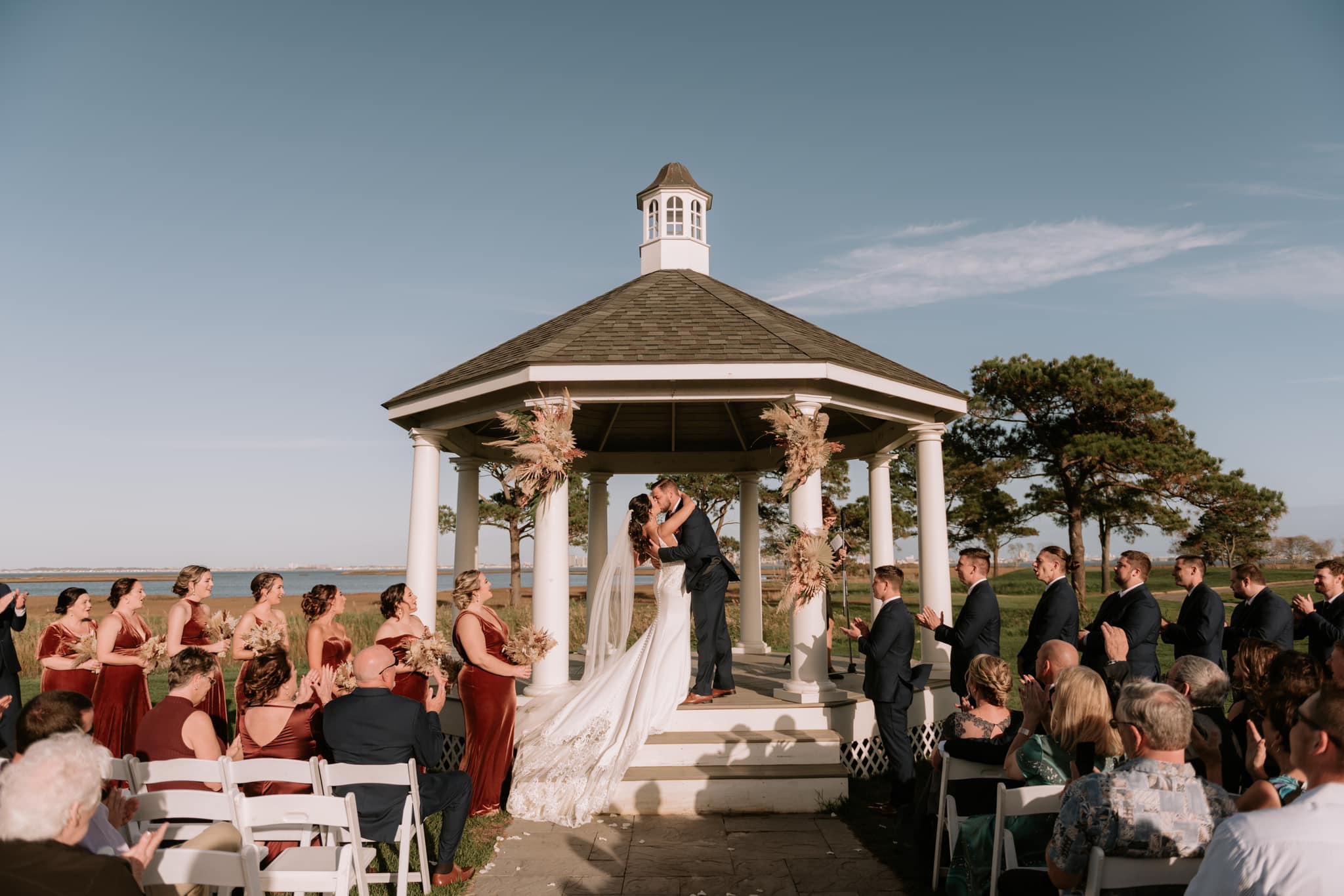 little miss lovely floral design // lighthouse sound wedding in bishopville, md wedding florist