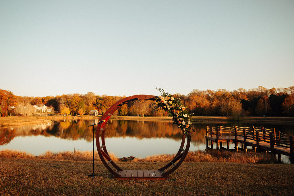 little miss lovely floral design // smokey hollow selbyville de wedding florist