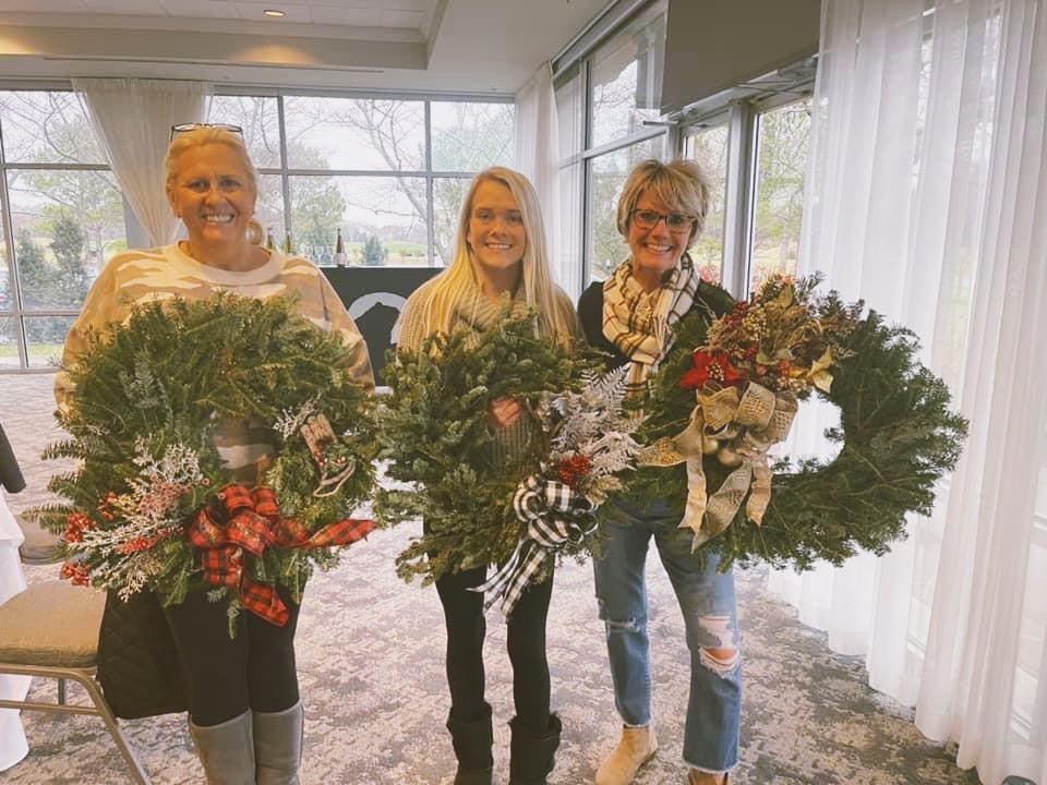 little miss lovely // holiday wreath decorating workshop at bear trap dunes