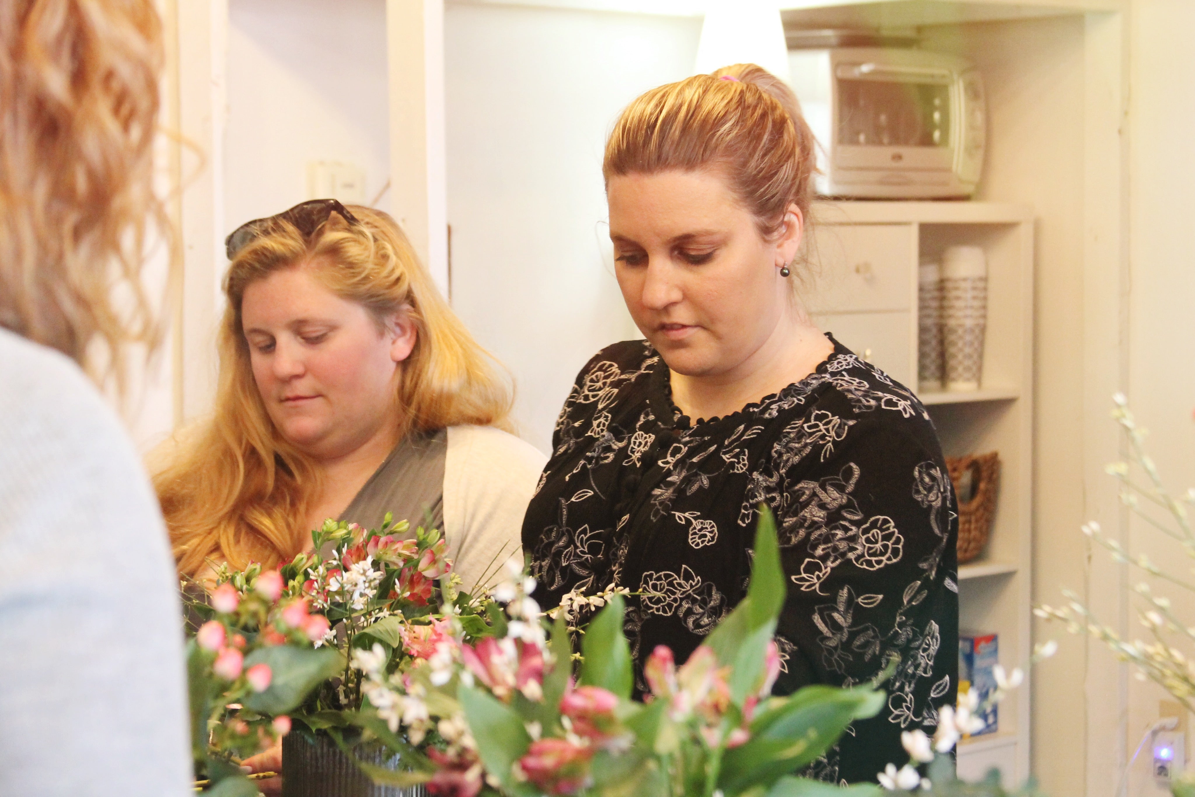 little miss lovely floral design // galentine's day soiree // valentine's day flower workshop // ocean city md florist