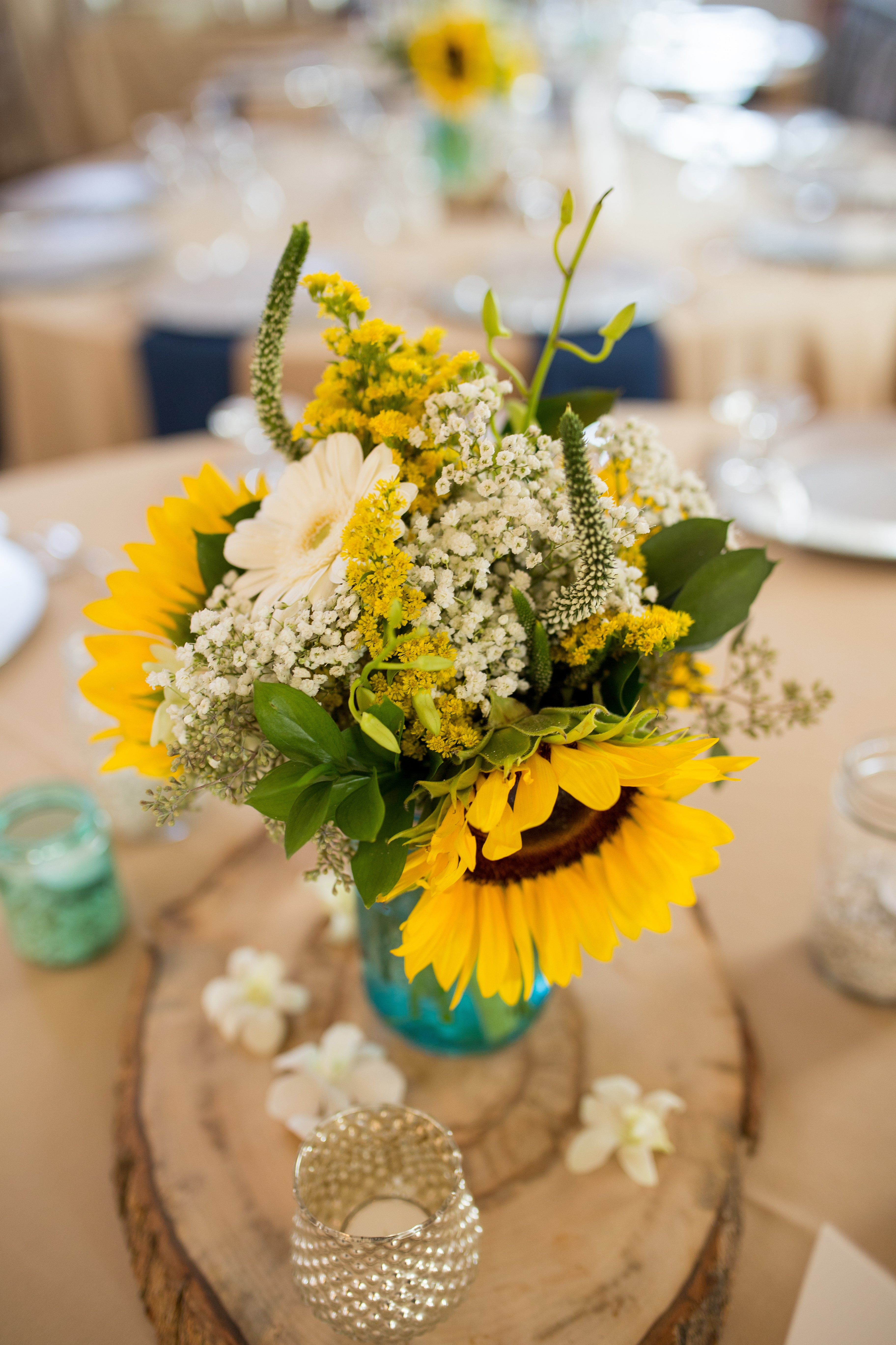 little miss lovely floral design // kylan barn delmar md wedding // rustic sunflower and white rose bouquets wedding flowers