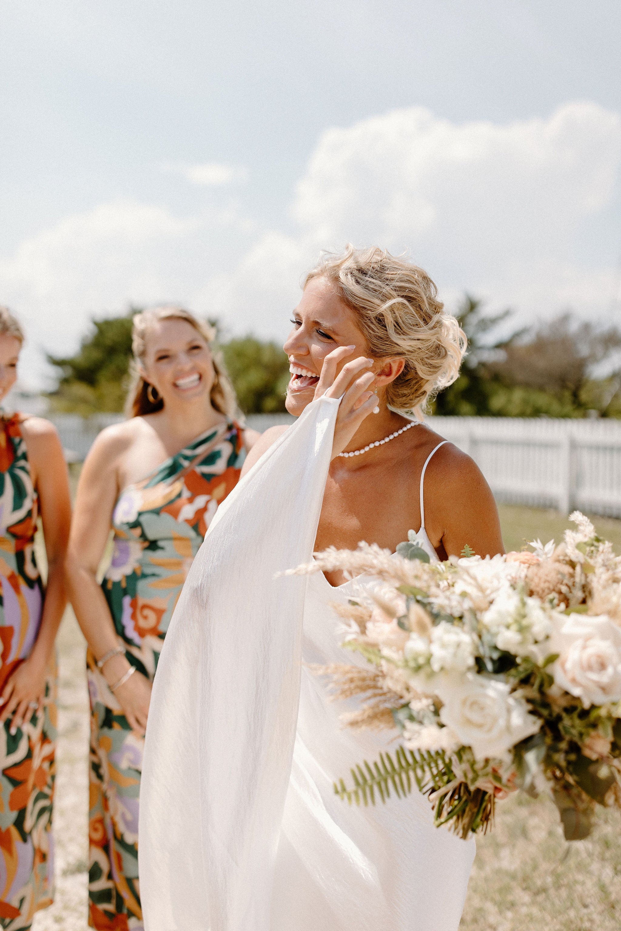 little miss lovely floral design // indian river life saving station wedding // rehoboth beach dewey beach wedding florist