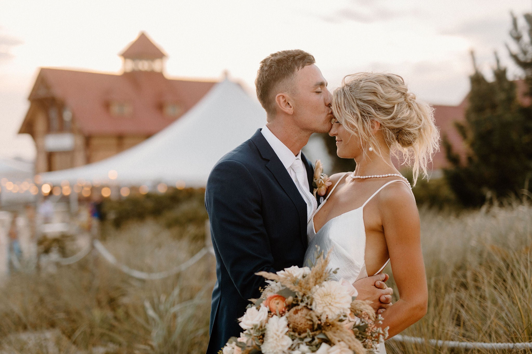 little miss lovely floral design // indian river life saving station wedding // rehoboth beach dewey beach wedding florist