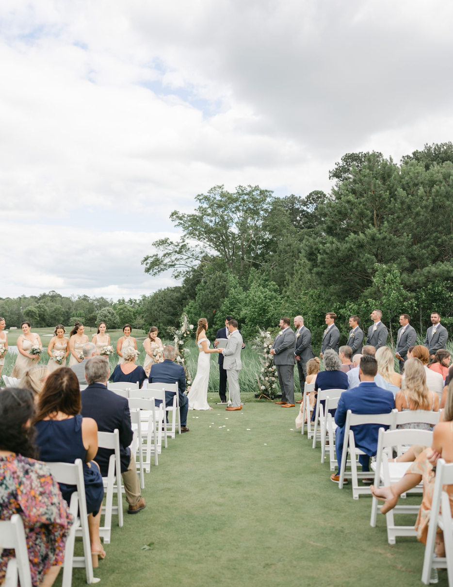 little miss lovely floral design // signatures at bayside fenwick island selbyville de wedding florist