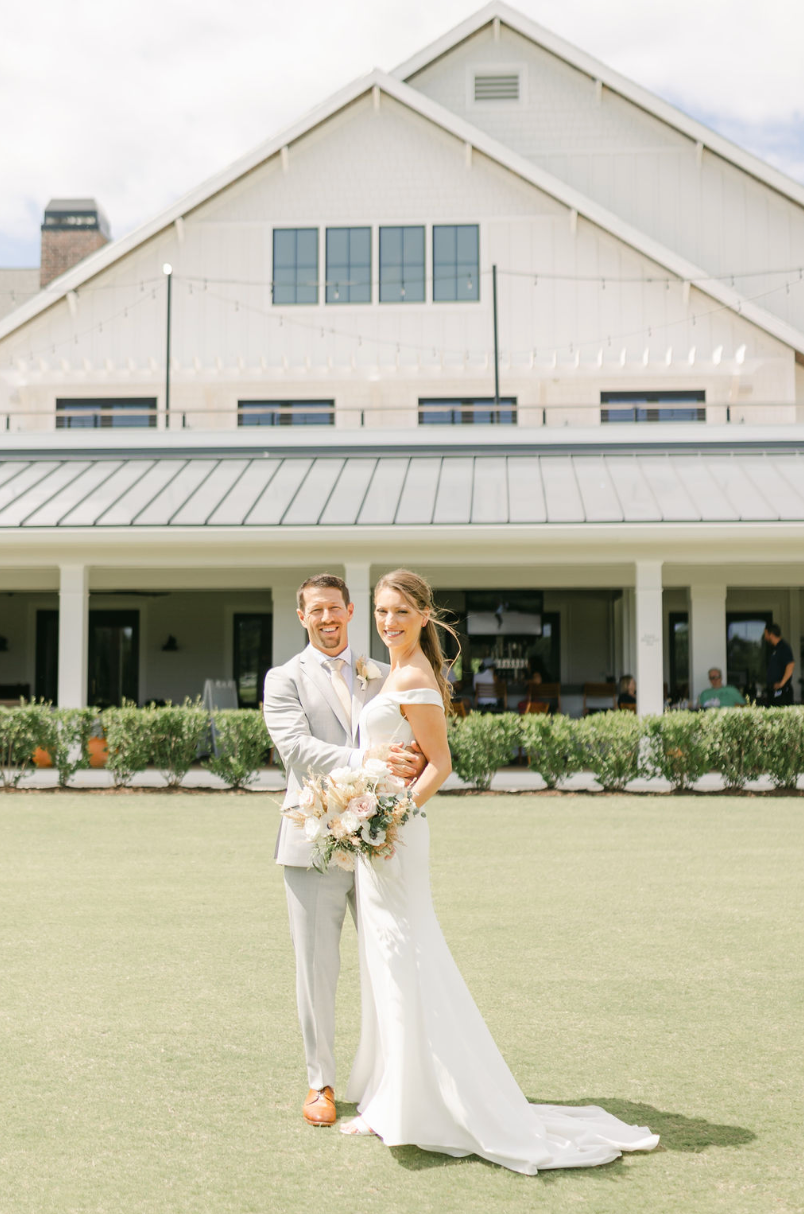 little miss lovely floral design // signatures at bayside fenwick island selbyville de wedding florist