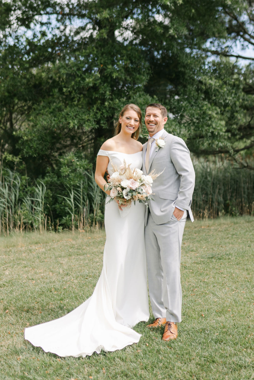 little miss lovely floral design // signatures at bayside fenwick island selbyville de wedding florist