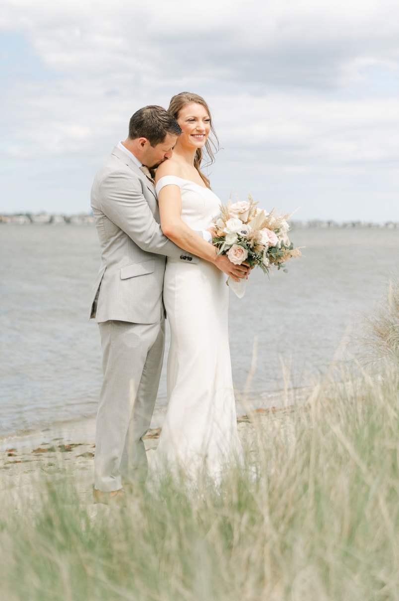 little miss lovely floral design // signatures at bayside fenwick island selbyville de wedding florist