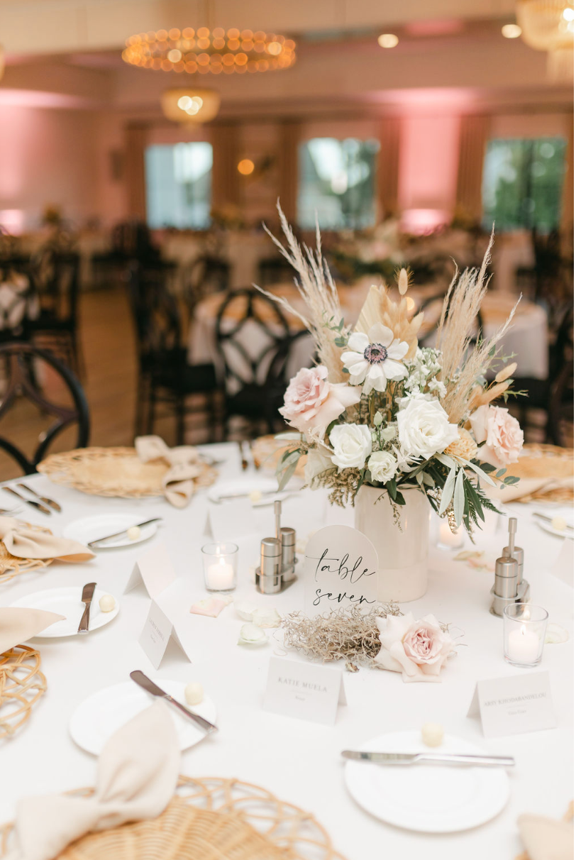 little miss lovely floral design // signatures at bayside fenwick island selbyville de wedding florist