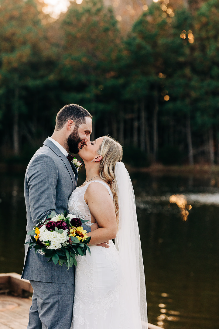 little miss lovely floral design // signatures at bayside resort fenwick island selbyville de wedding florist