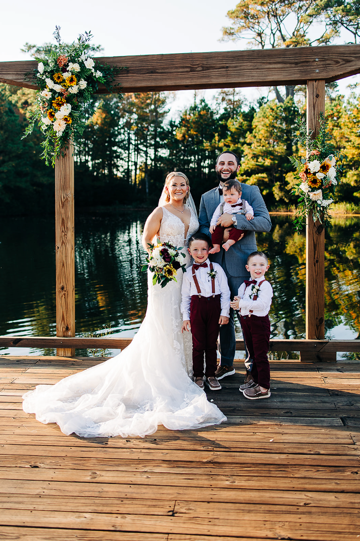 little miss lovely floral design // signatures at bayside resort fenwick island selbyville de wedding florist