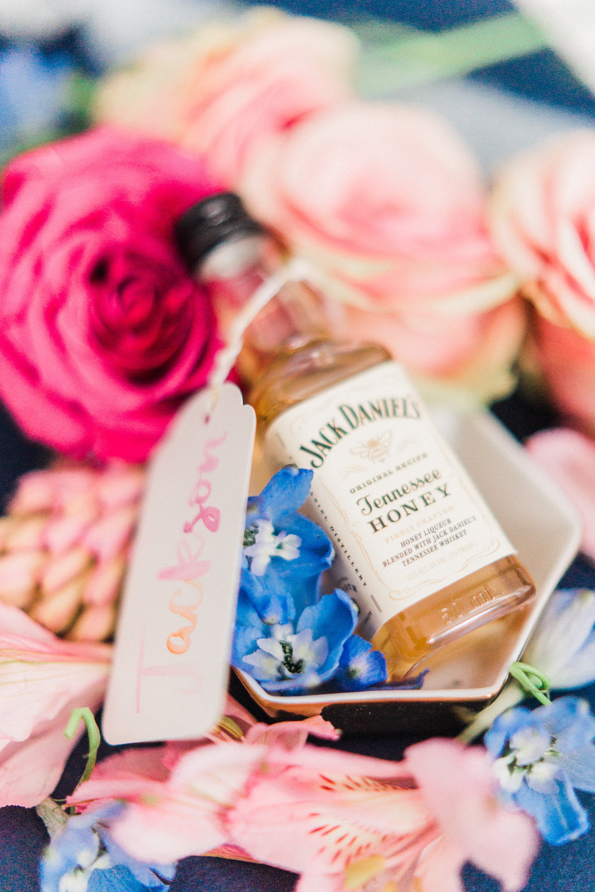 manda weaver photography // spring pink, navy, mustard wedding flowers by little miss lovely floral design // southern belle barn delmar de wedding // a sweet affair events