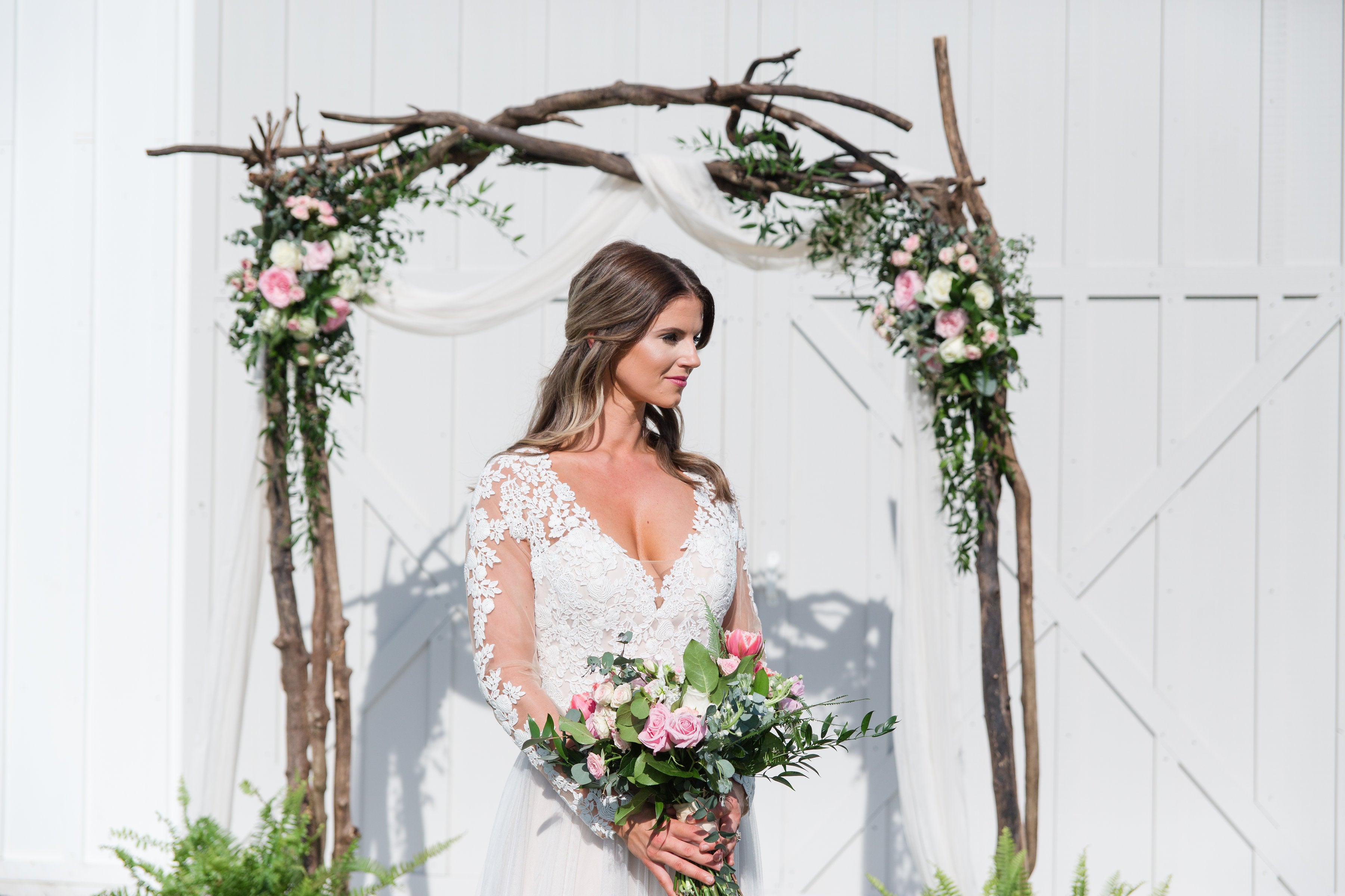 little miss lovely floral design // Paige Engel Photography // Kylan Barn - Delmar, DE Styled Shoot // Belle of the Ball Events