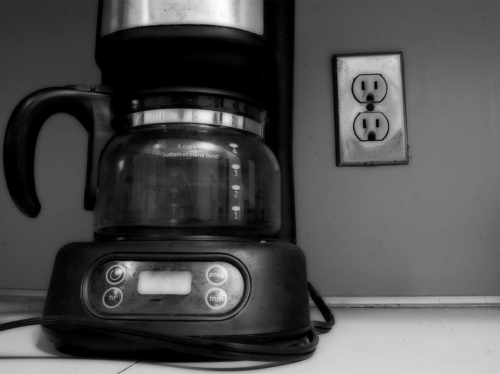3 Reasons To Avoid Automatic Coffee Makers - JavaPresse Coffee Company