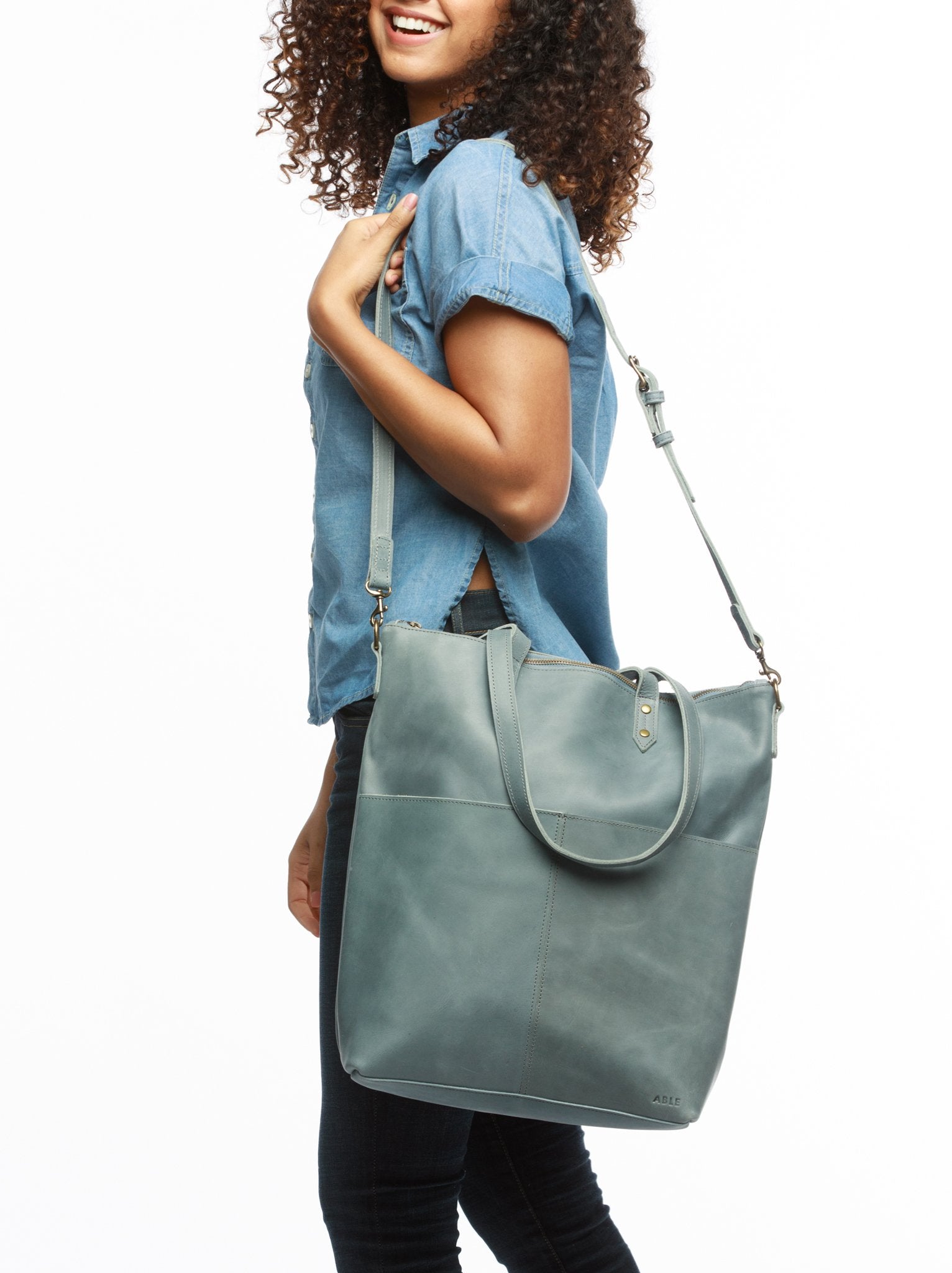 zip top crossbody tote