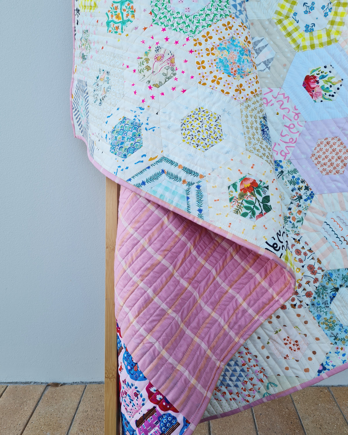 Rosemallow EPP Quilt in Low Volume: An Easy EPP Quilt – Tales of Cloth
