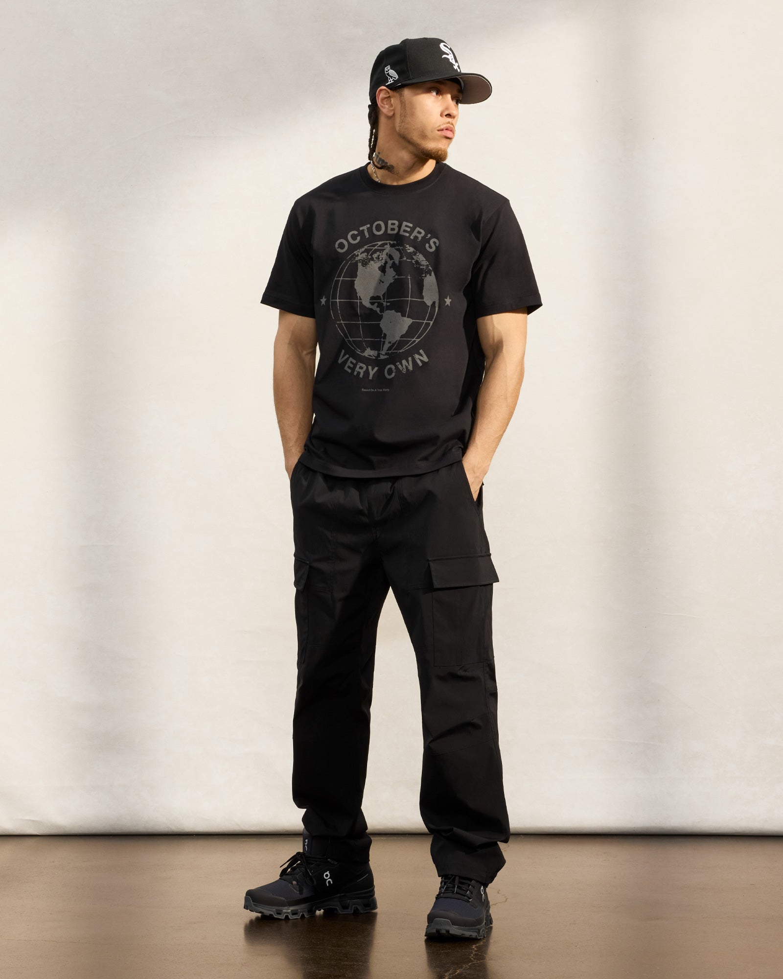 Globe T-Shirt - Black